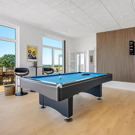 Hubertina - 900m From The Sea By Interhome