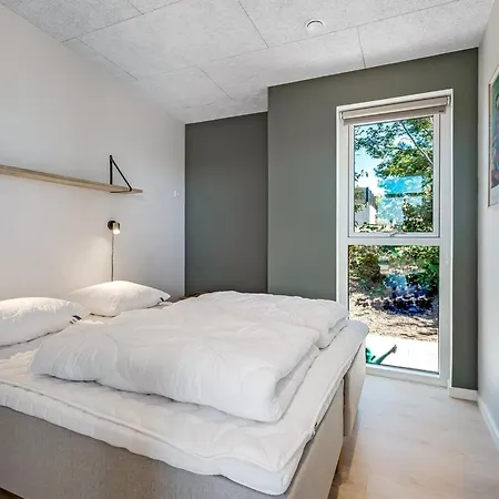 Hubertina - 900m From The Sea By Interhome